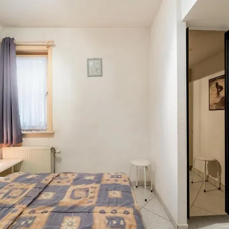 Apartment Pleasant In With Balcony *
