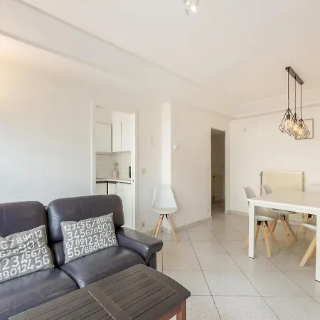 Pleasant In With Balcony Apartment