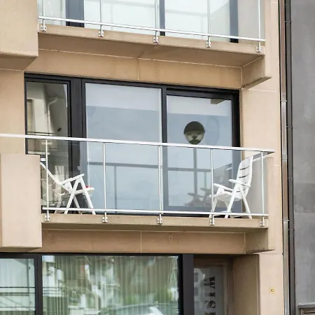 Pleasant In With Balcony 아파트 *
